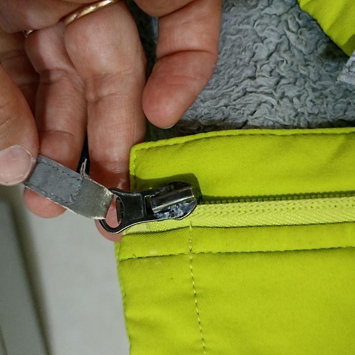 Куртка з утеплювачем та капюшоном Продам плащ 38 розміру в хорошому