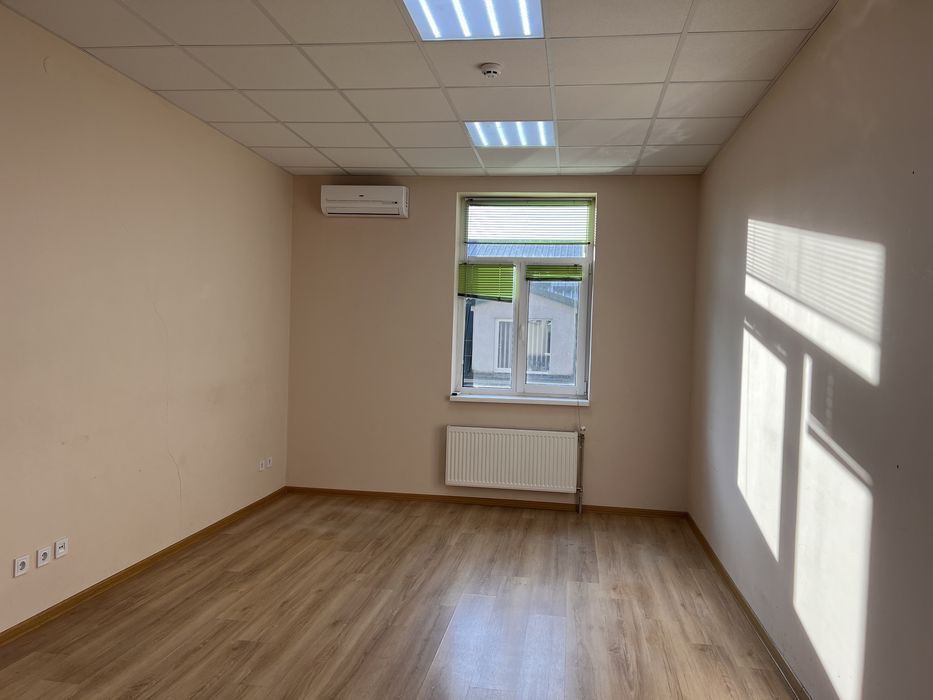 Оренда офісів від 20-35 (м2) в БЦ, біля Податкової