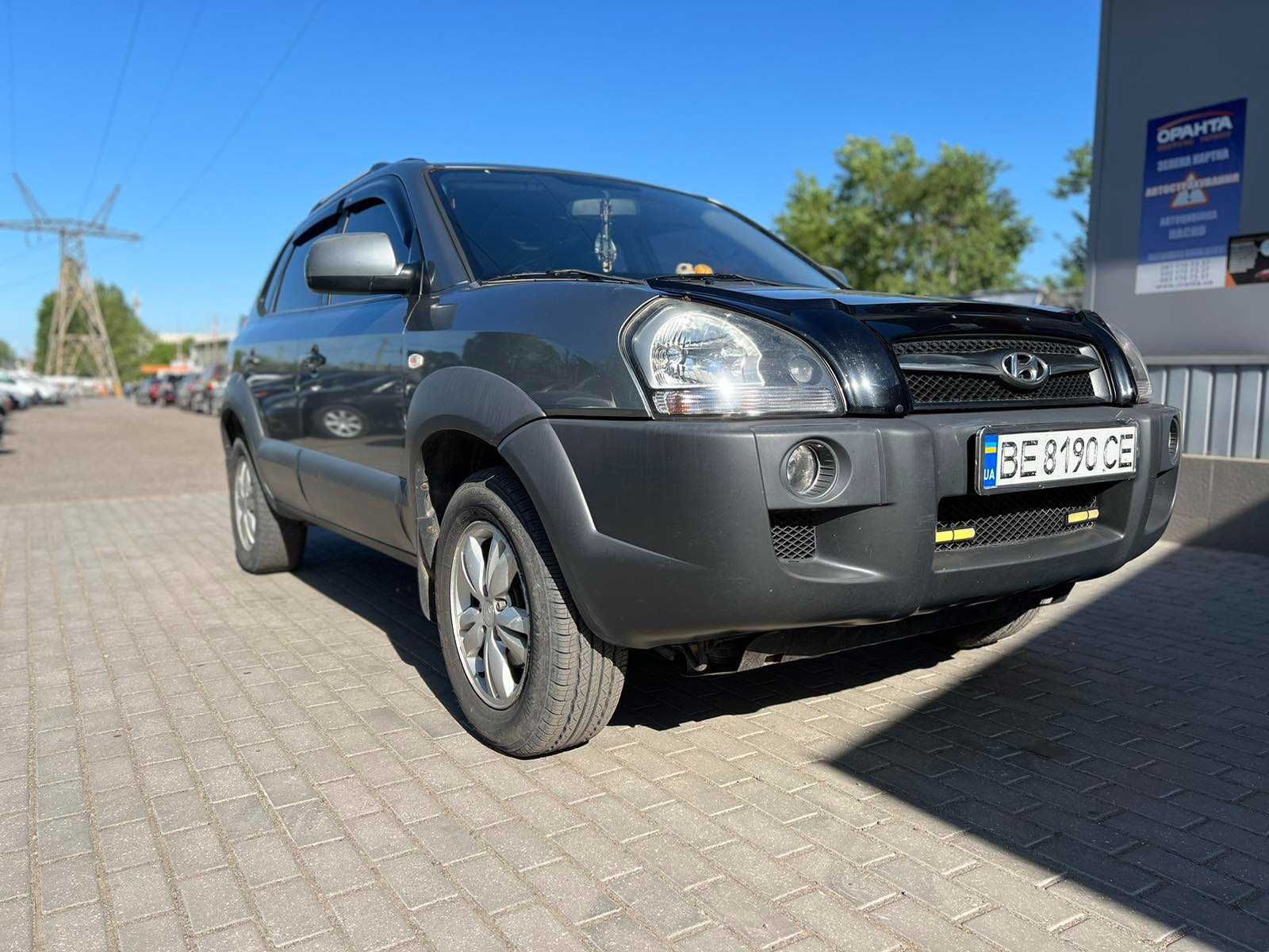 Hyundai Tucson 2011 року 2,0 л. газ/бензин