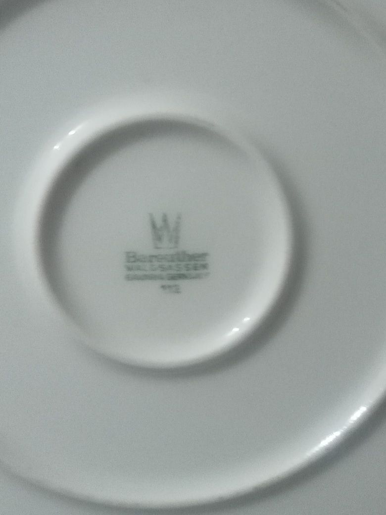 Belo prato de bolo ou outros de porcelana alemã