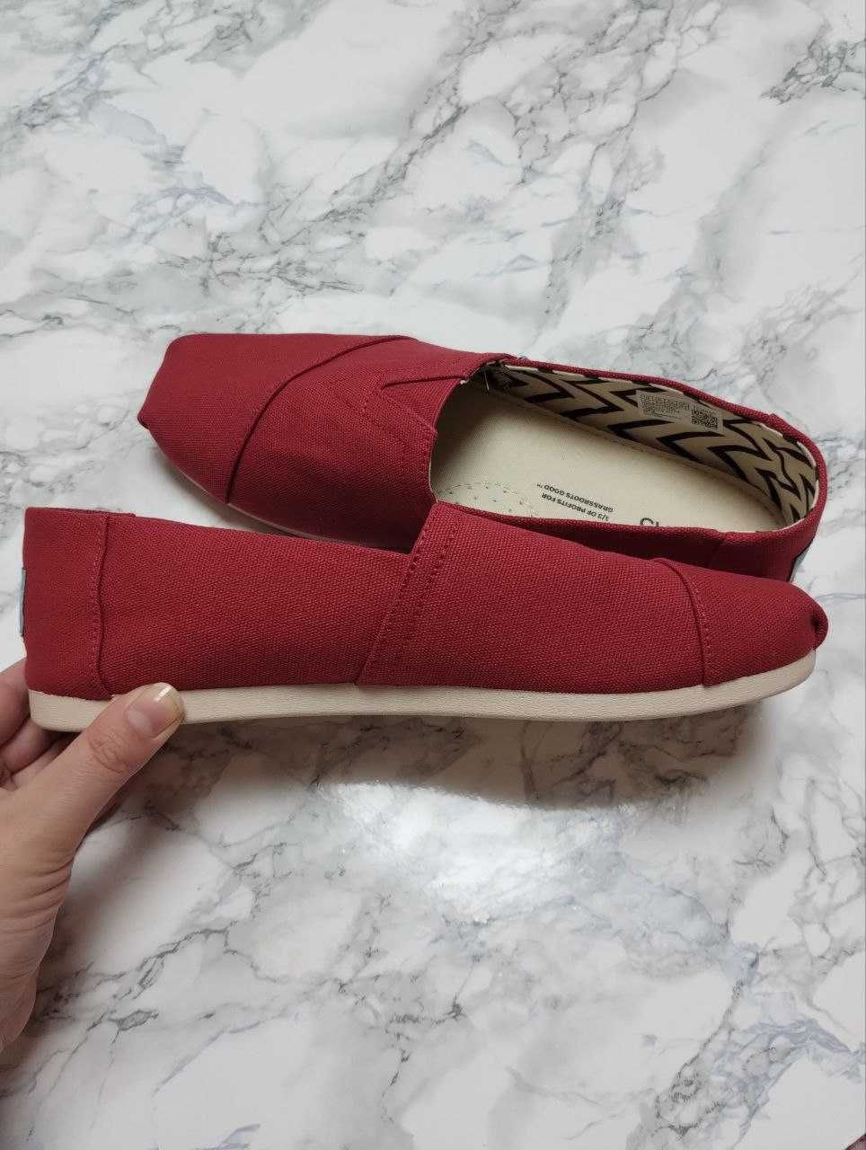 Мокасины, Эспадрильи Toms