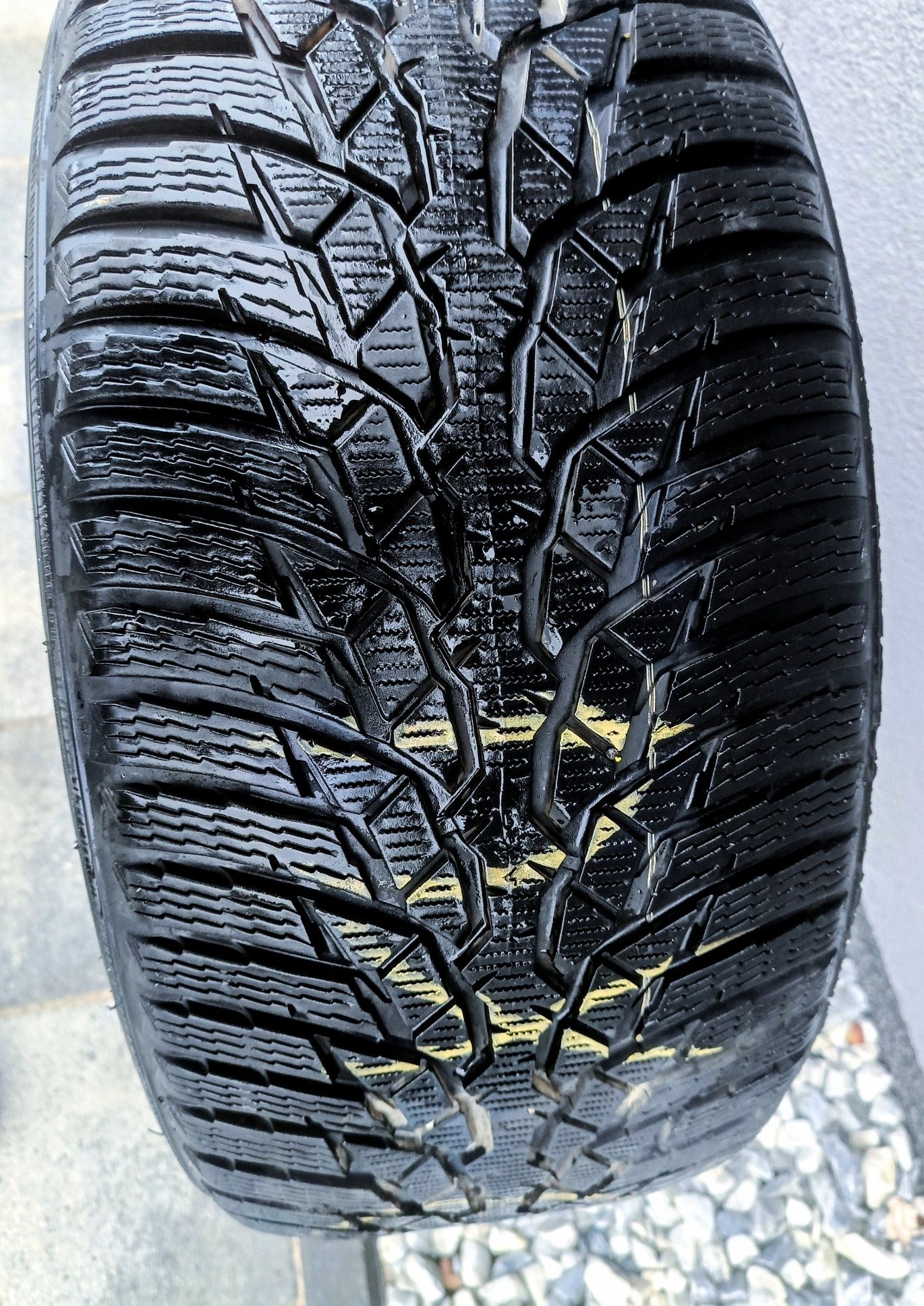 Sprzedam komplet opon zimowych NOKIAN 245/45 R18 100/XL