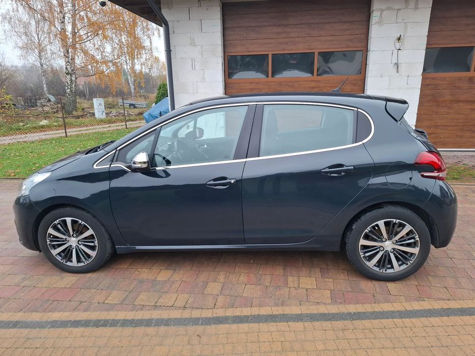 Peugeot 208 Bogata wersja, Nagłośnienie JBL
