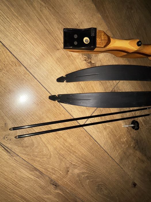 Łuk klasyczny Core Beginner Hit Black – 26 lbs (RH)
