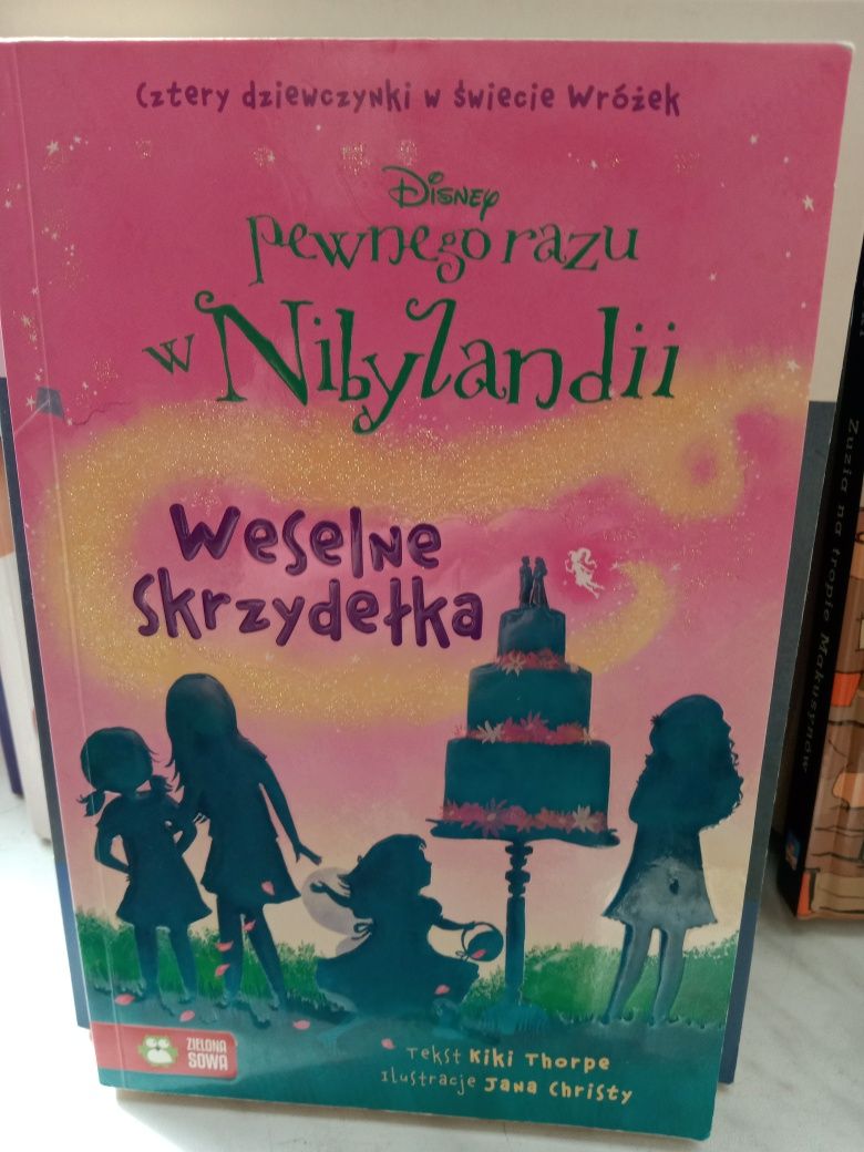 Weselne skrzydełka , Kiki Thorpe.