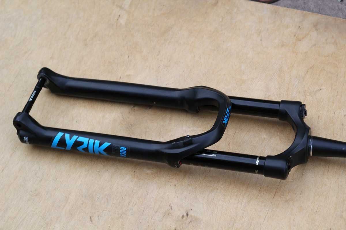 Вилка RockShox Lyrik Ultimate RC2 - 29 Boost 15x110 DebonAir