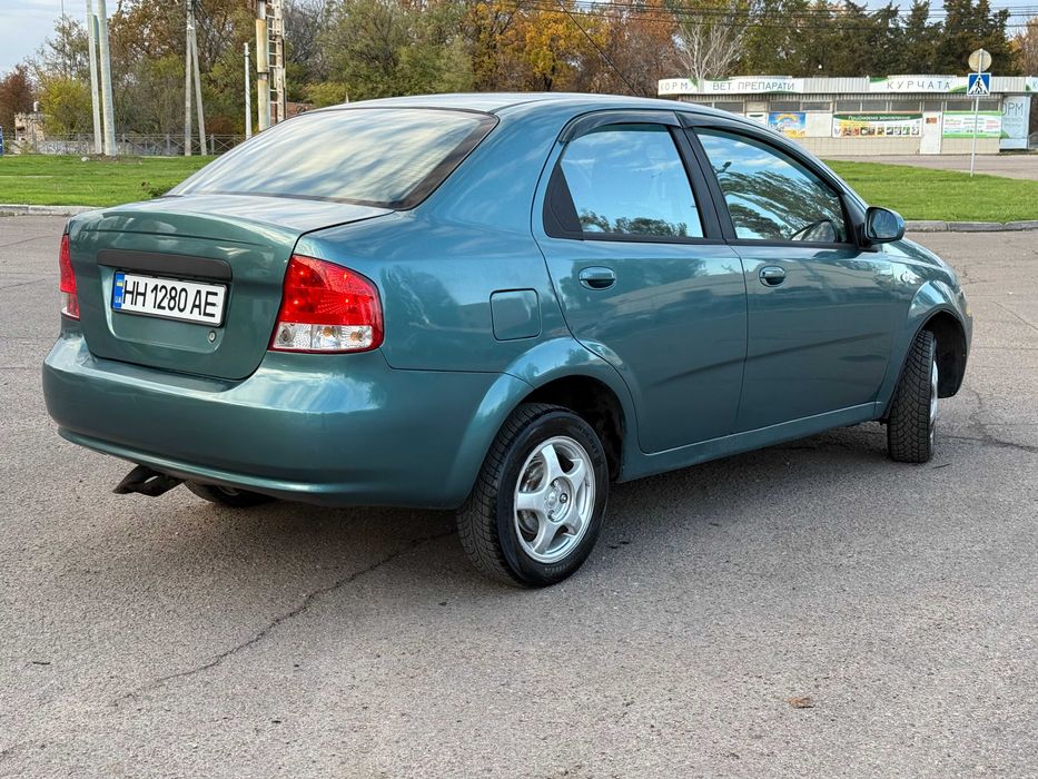 Продам CHEVROLET Aveo т200 2005р 1.5 газ-бенз