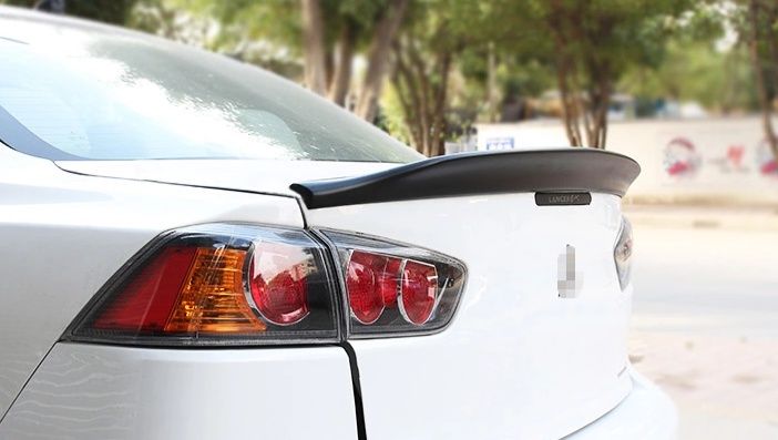 Сабля Mitsubishi Lancer X лип спойлер Ланцер 10
