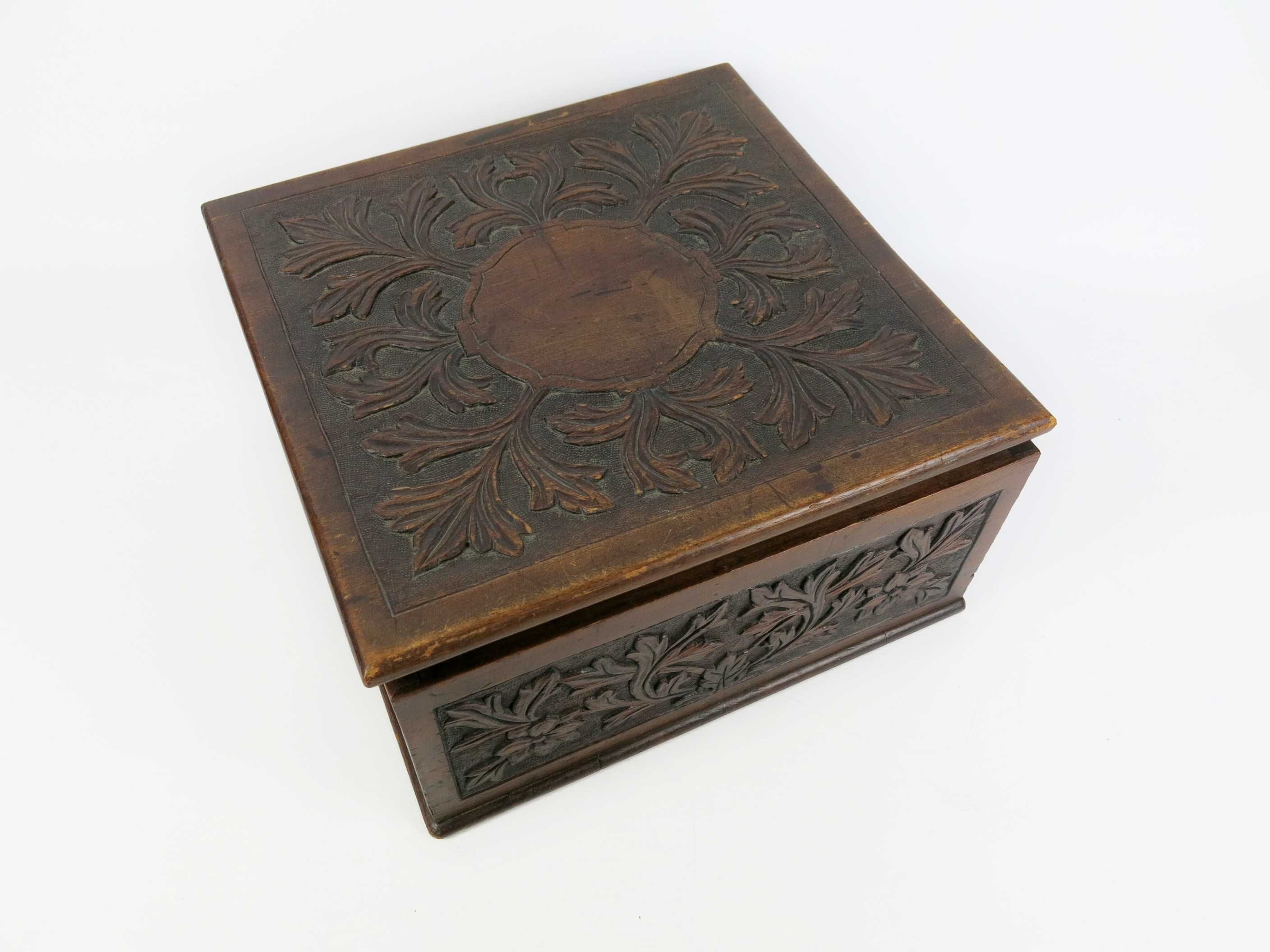 XXL antyczne XIX w. wielkie pudło skrzynia drewniana rzeźbiona dębowa