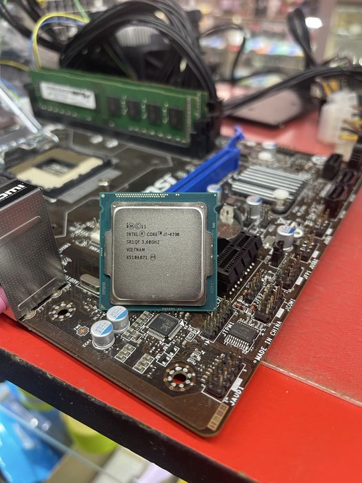 Процесор Intel Core i7-4790 3.6GHz / 8MB / 5GT/s /s1150