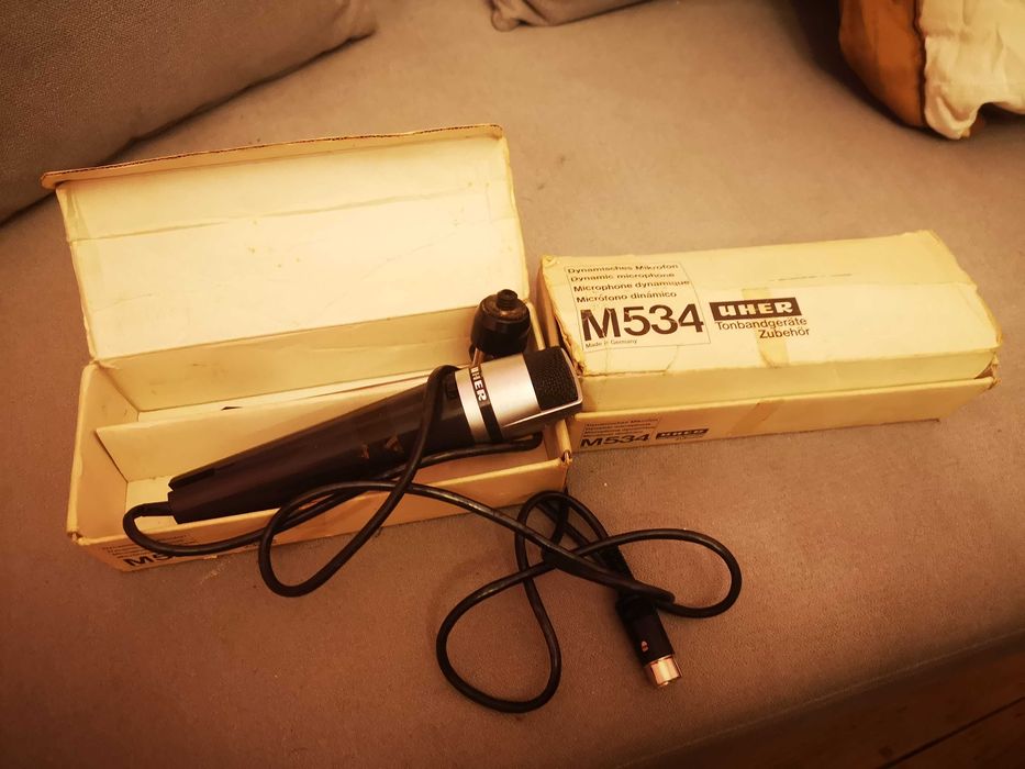 Microfones marca UHER, completamente novos em caixa original