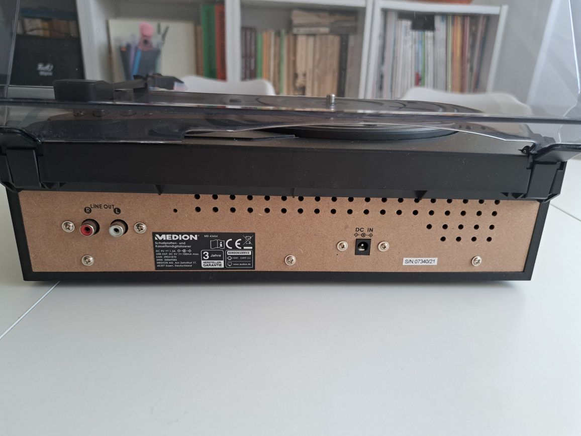 Gramofon Medion, odtwarza płyty I kasety, zapasowe igły