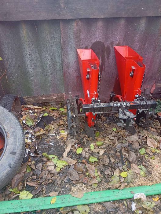 Чеснокосажалка до мототрактора-мотоблока