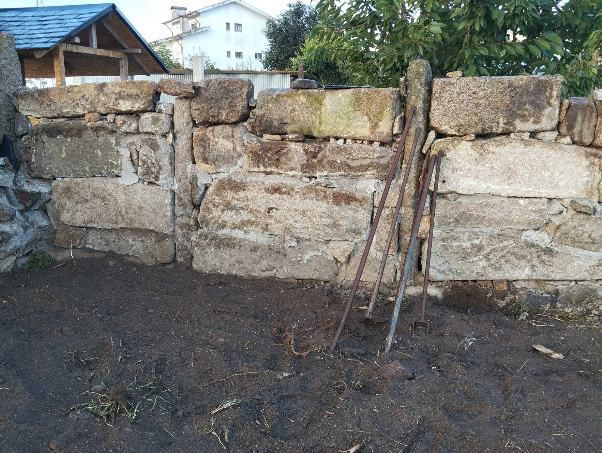 Dou Pedras cantaria/ granito - Maia