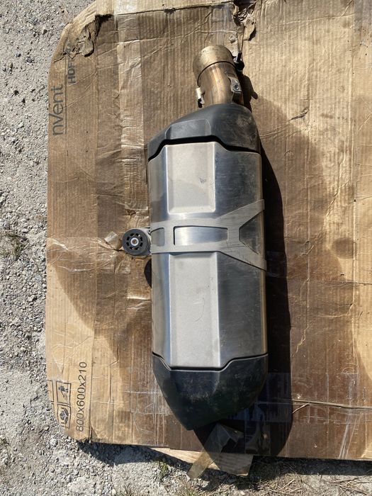 Вихлопна система, колектор, глушник на bmw r1200gs