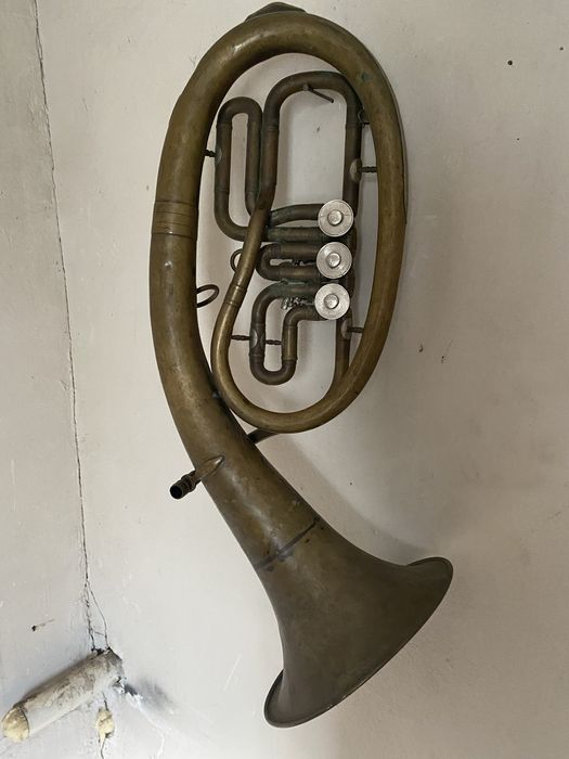 Саксофон музыкальный инструмент