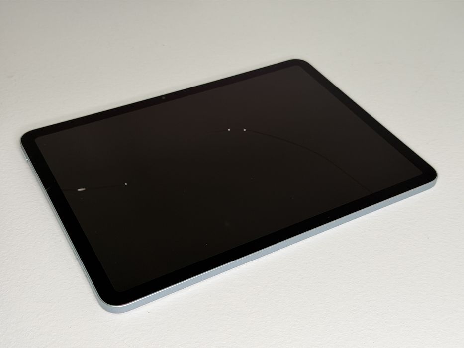 iPad Air 6 (A2902) - Apple M2 - 128GB - pęknięty - faktura VAT 23%