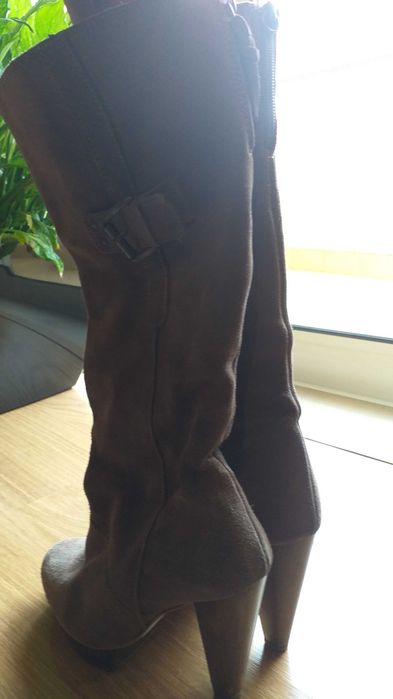 Botas camel em camurça