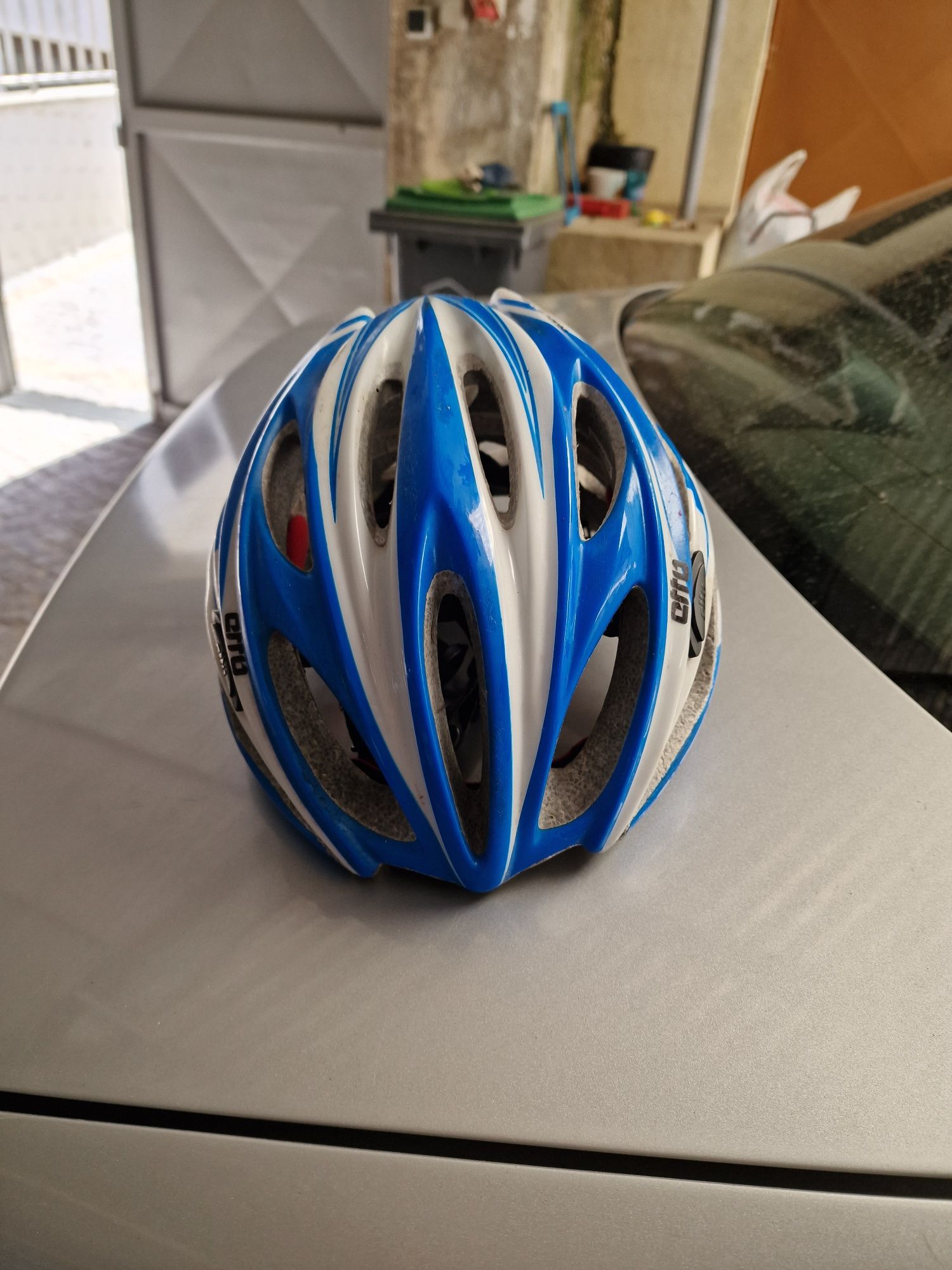 Vendo capacete de bike etto