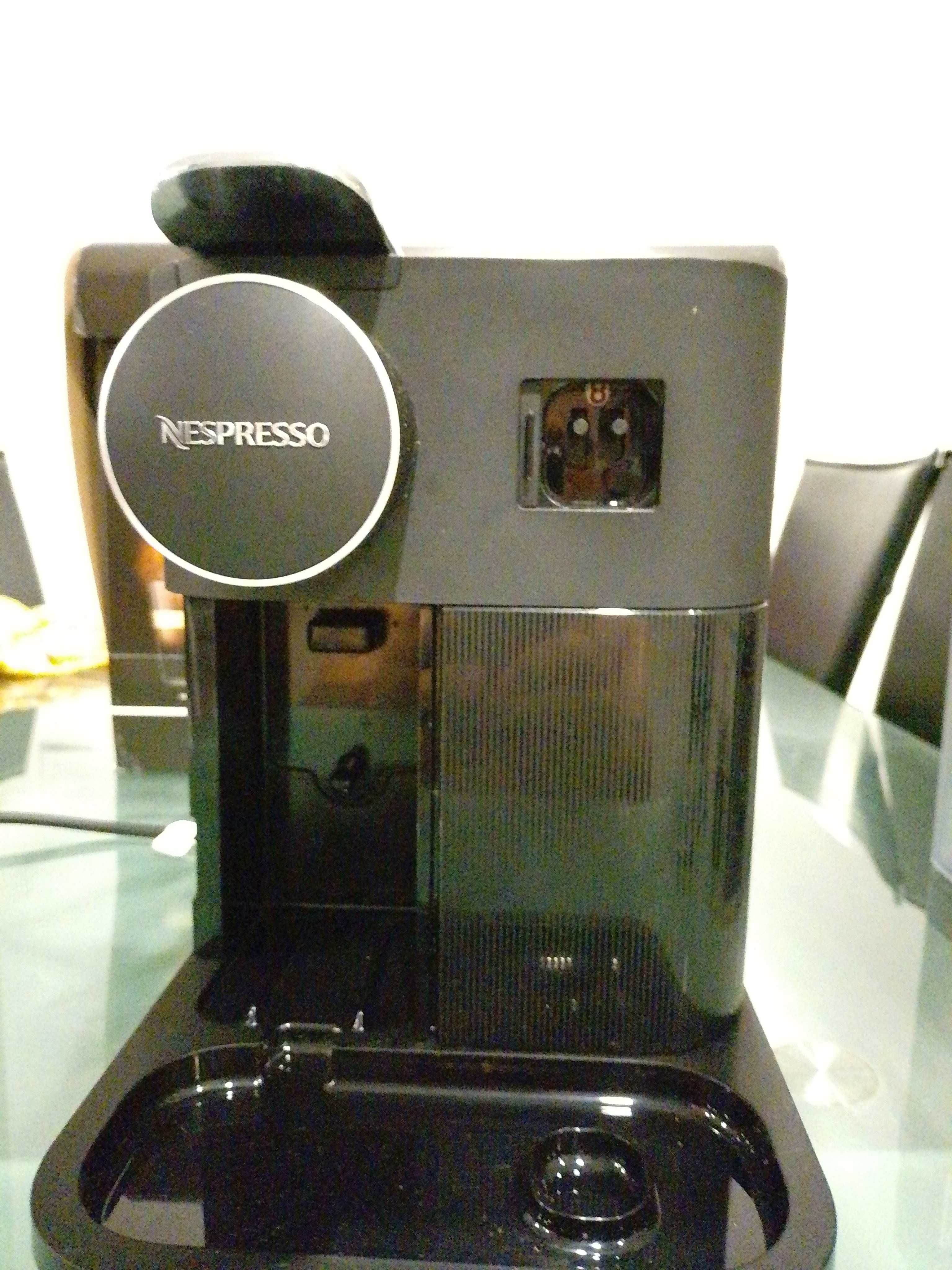 Máquina Café  Gran  Lattissima  Delonghi