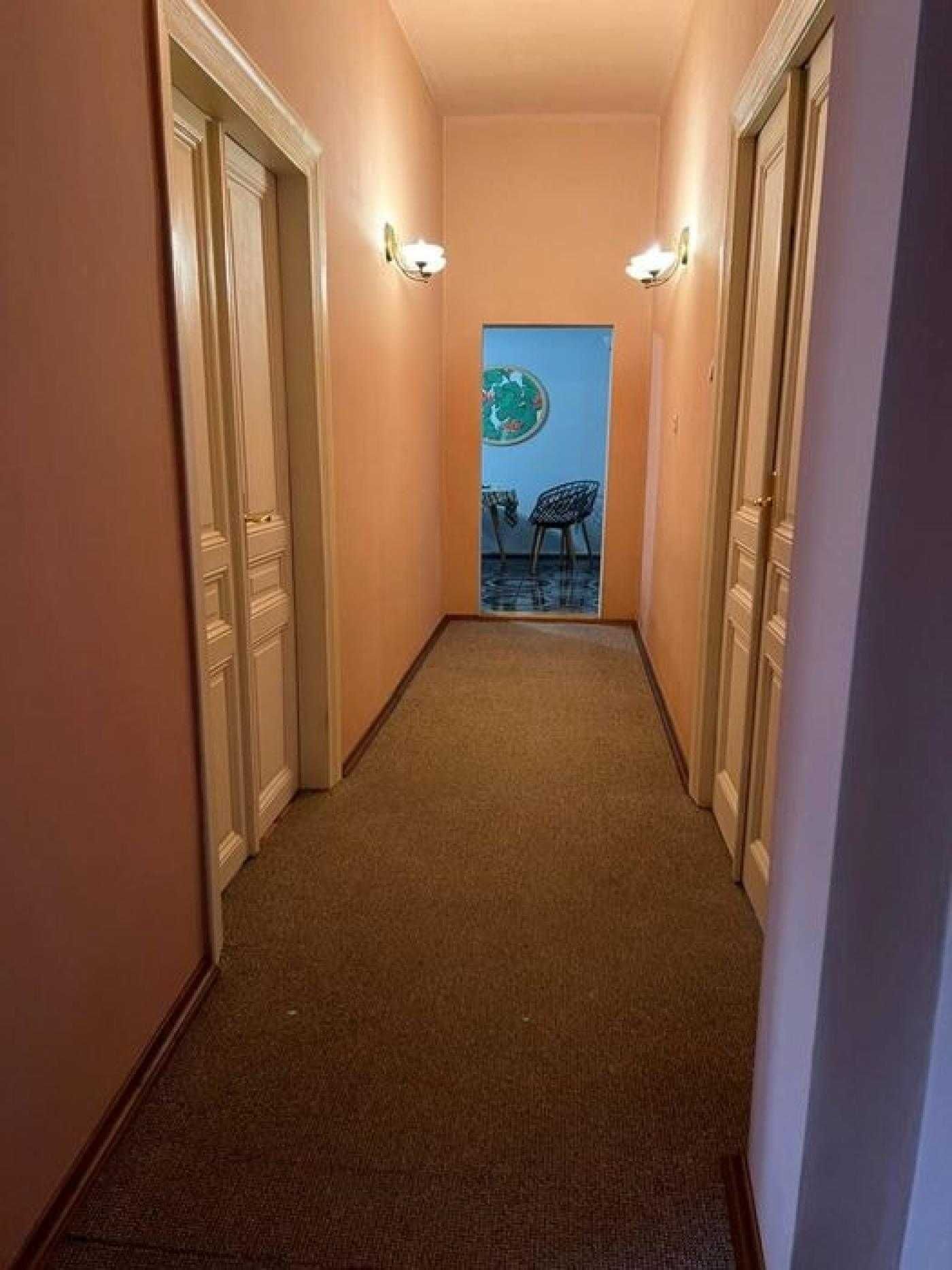 Продаж 3 кімнатної квартири, центр,  проспект Шевченка