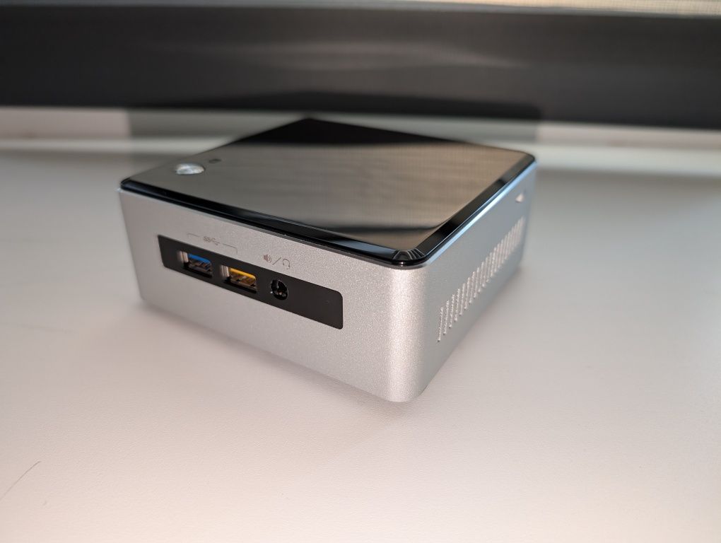 Intel NUC Core i5-5250U,16GB DDR3-1600,SSD 256,WiFi,BT,HDMI,Windows11