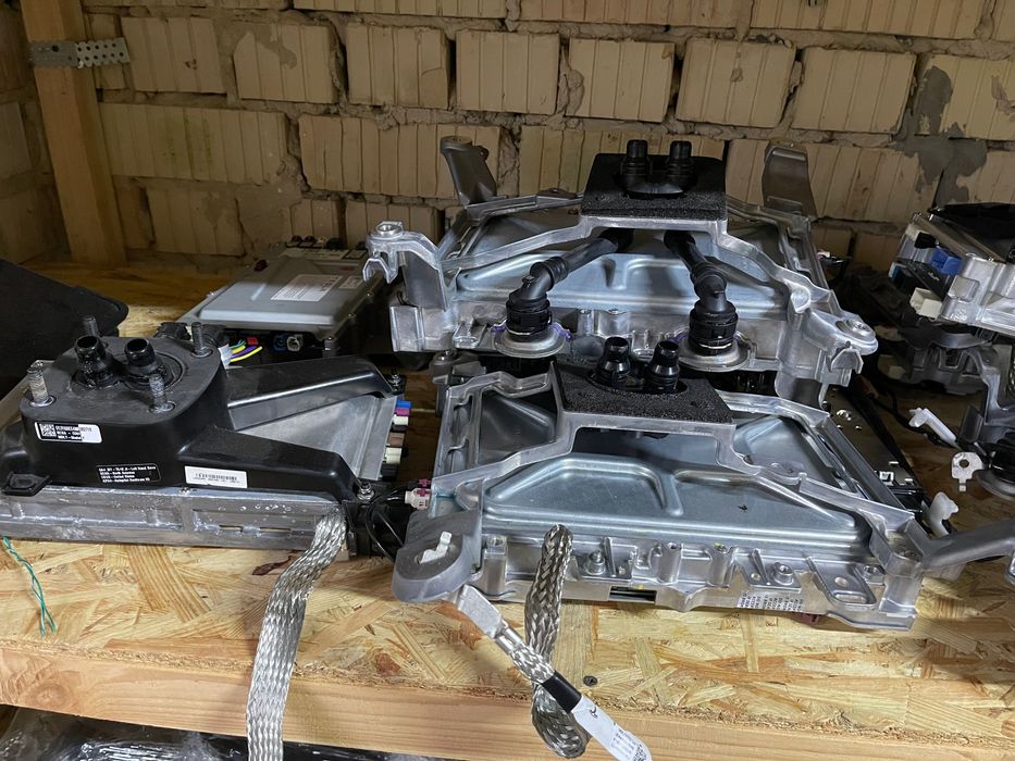 MCU Tesla model Y, живі сертифікати 20-24