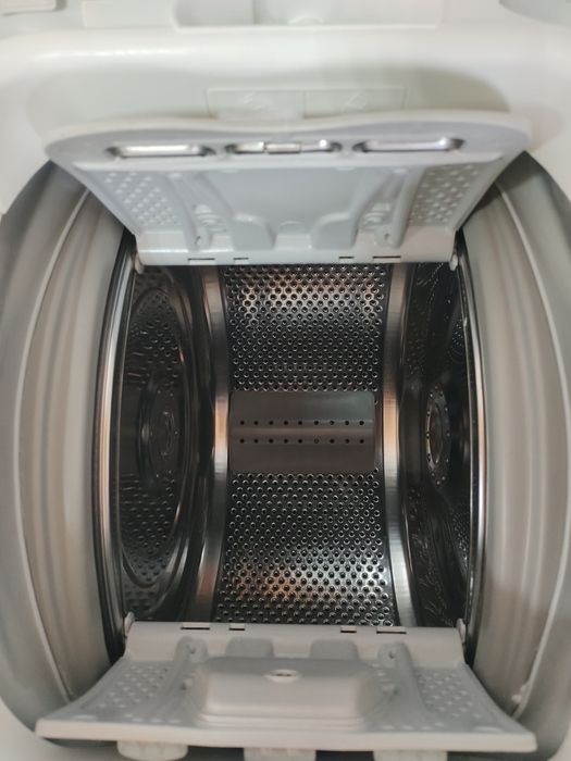 Пральна машина Elektrolux з Європи.6 kg Стан нової.