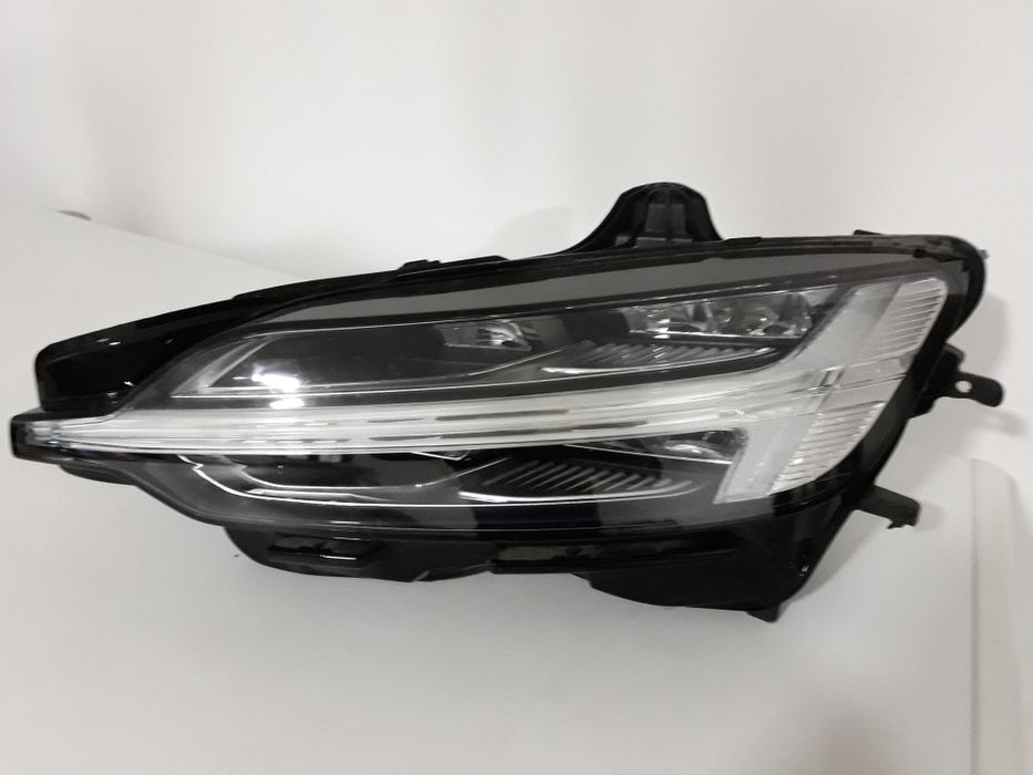 Faróis Led Volvo V60 e S60 2020