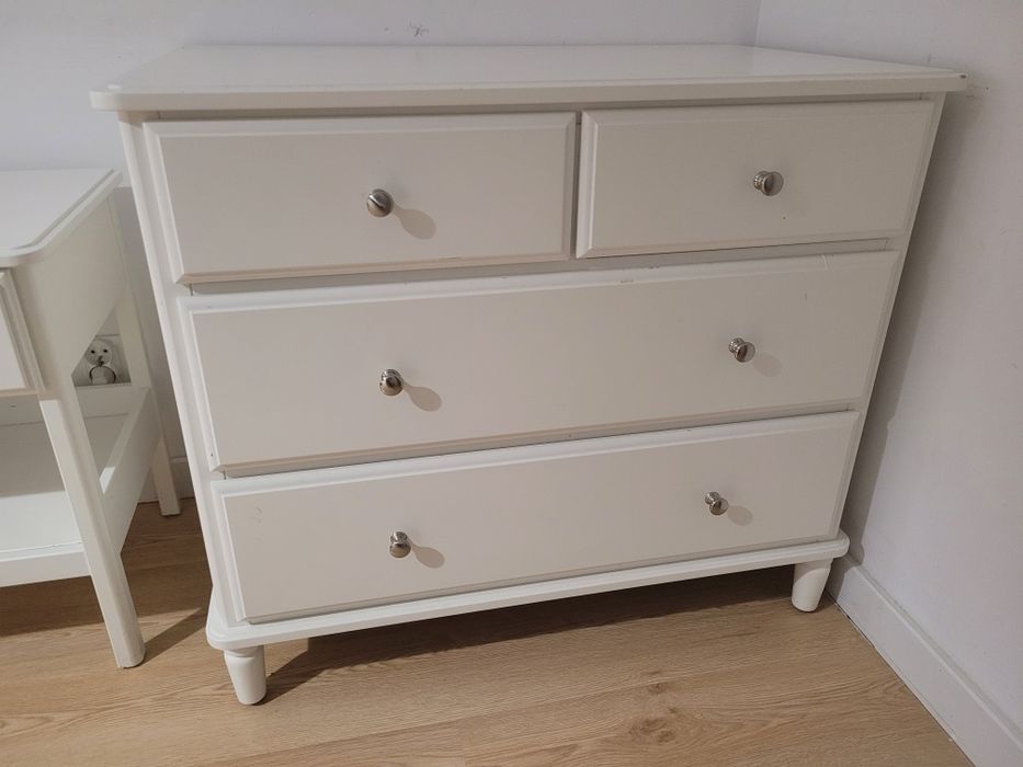 Ikea komoda 4 szuflady biala.