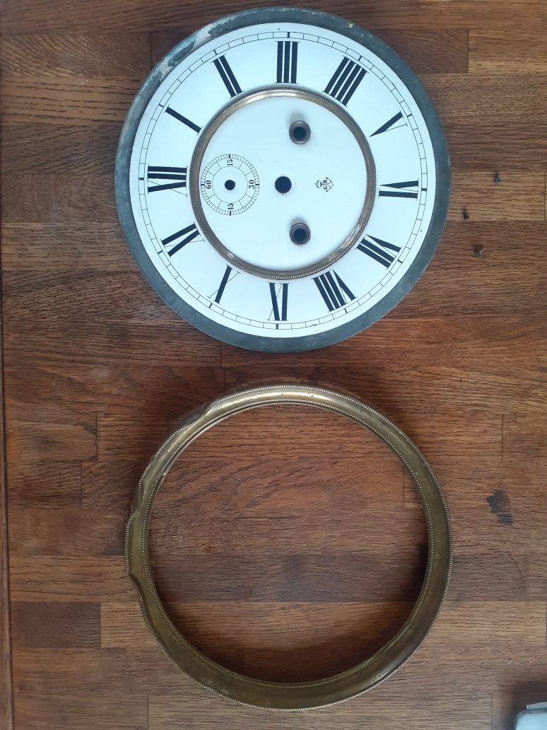 Stary zegar,części,  tarcze.