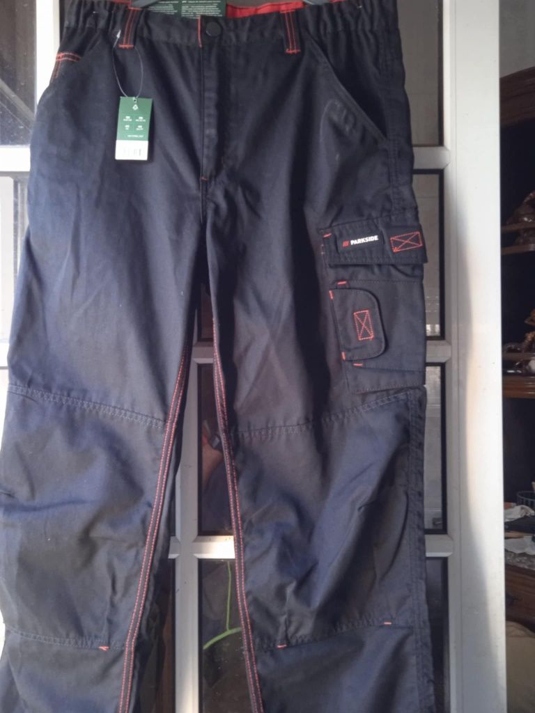 Vendo calças de trabalho, cor preta tamanho 44