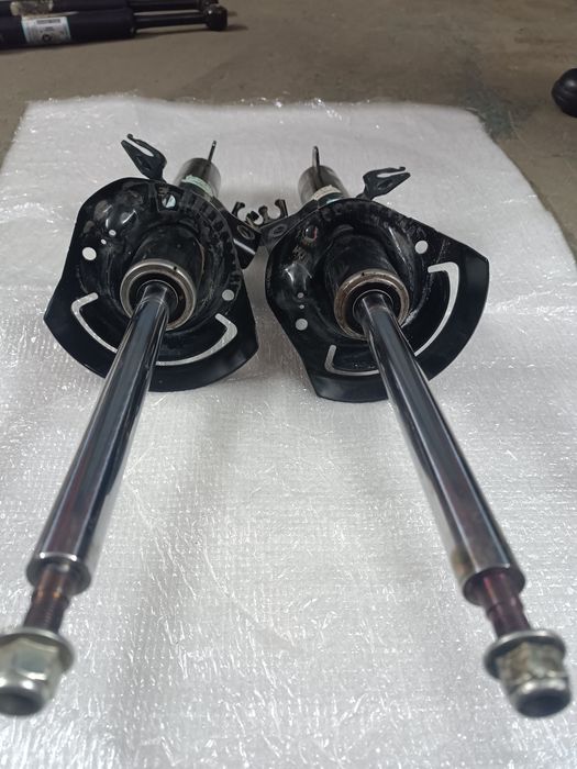 Амортизатор стійка Jeep Cherokee 2019 р (рестайл)