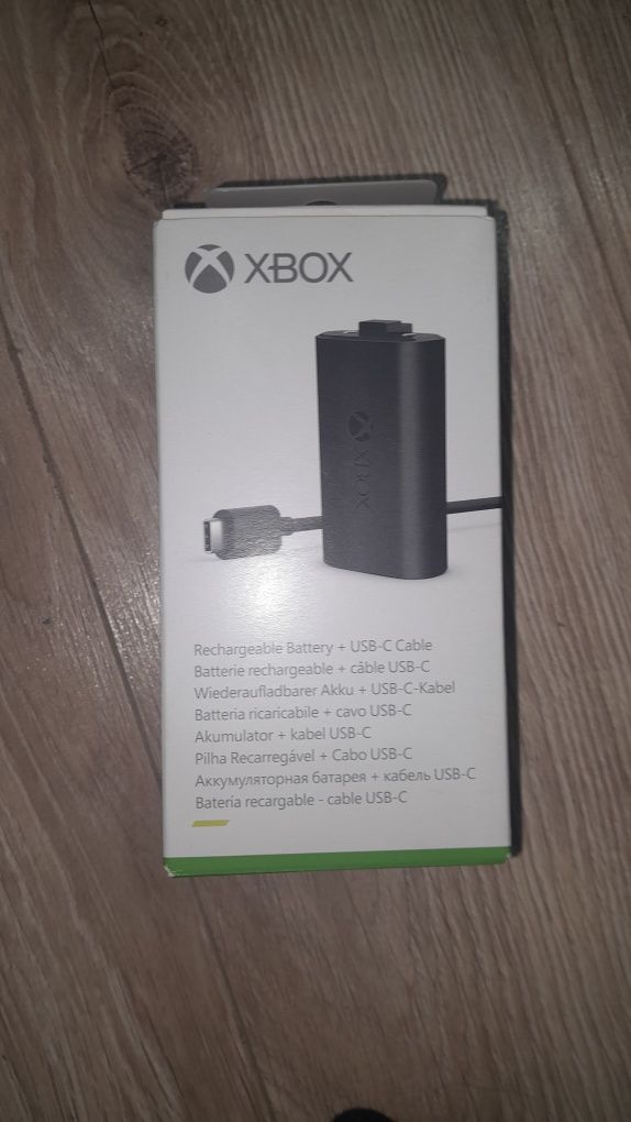 XBOX One 500 GB.