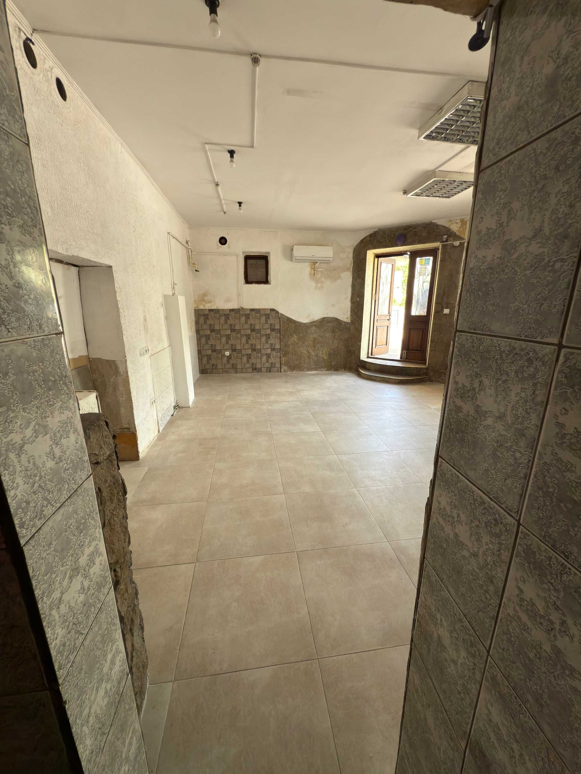 Продаж комерційного приміщення, вул. Кульпарківська, 34m², 1пов.,фасад