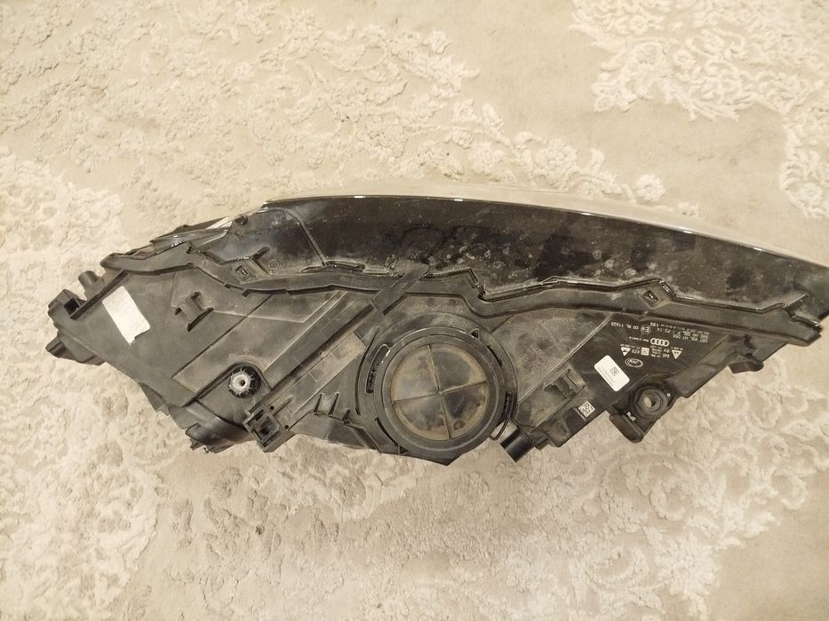 Audi Q7 4M ліва 4M0 941 005 B на запчасті