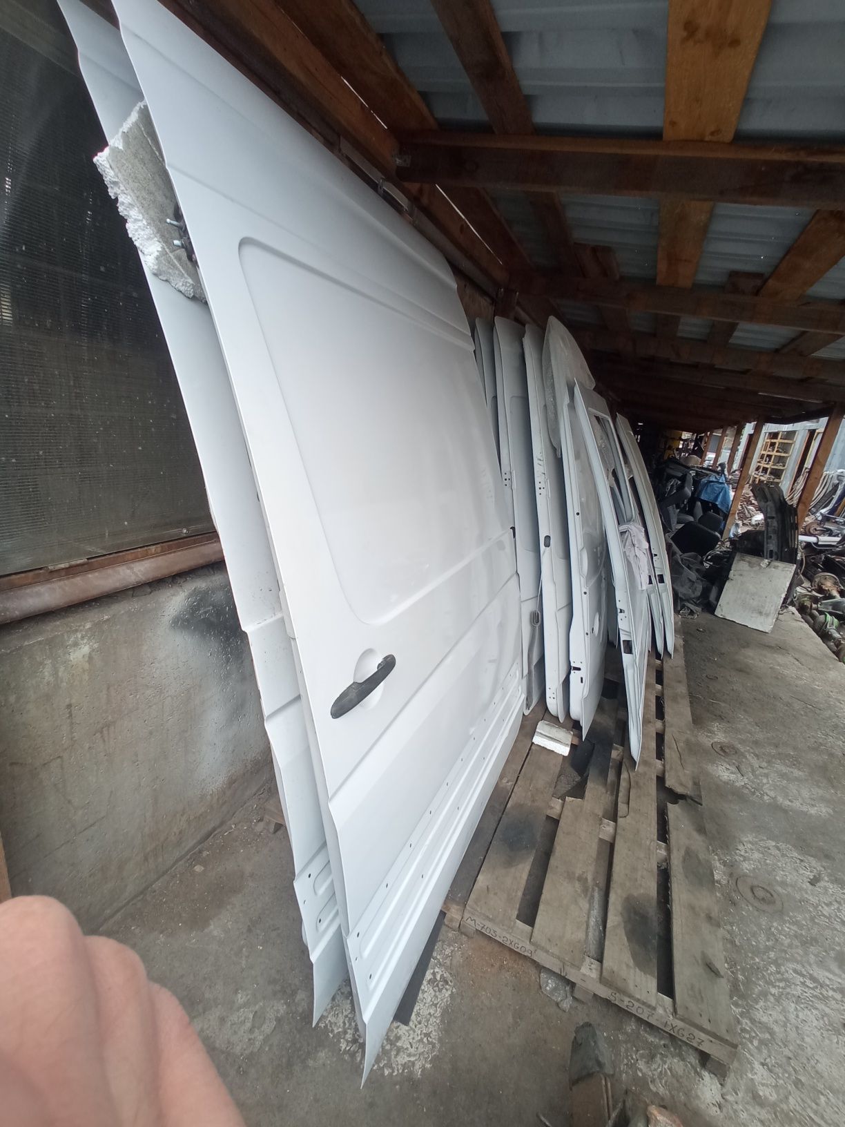 Дверь англичанин Sprinter 906 Mercedes, Volkswagen Crafter левая