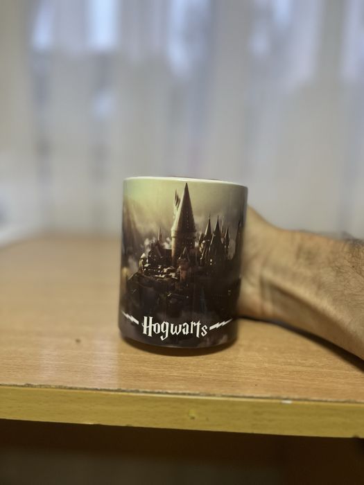 Кружка з дизайном Hogwarts