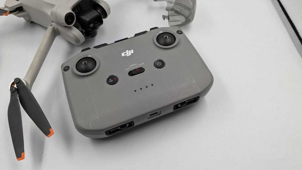 Дрон DJI Mini 3 Pro у чудовому стані!