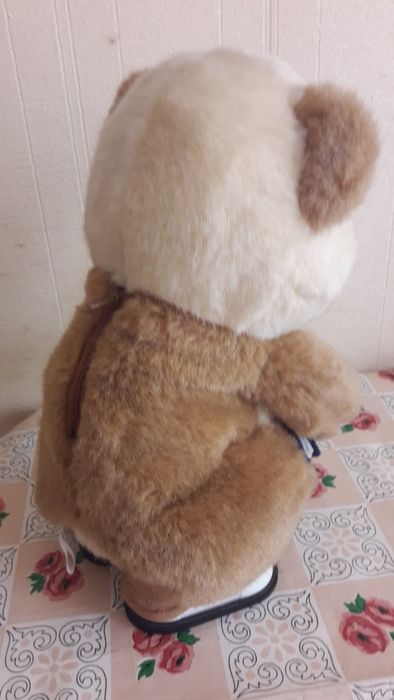 Игрушки: Коровка со звучанием ,Мишка музыкальный.