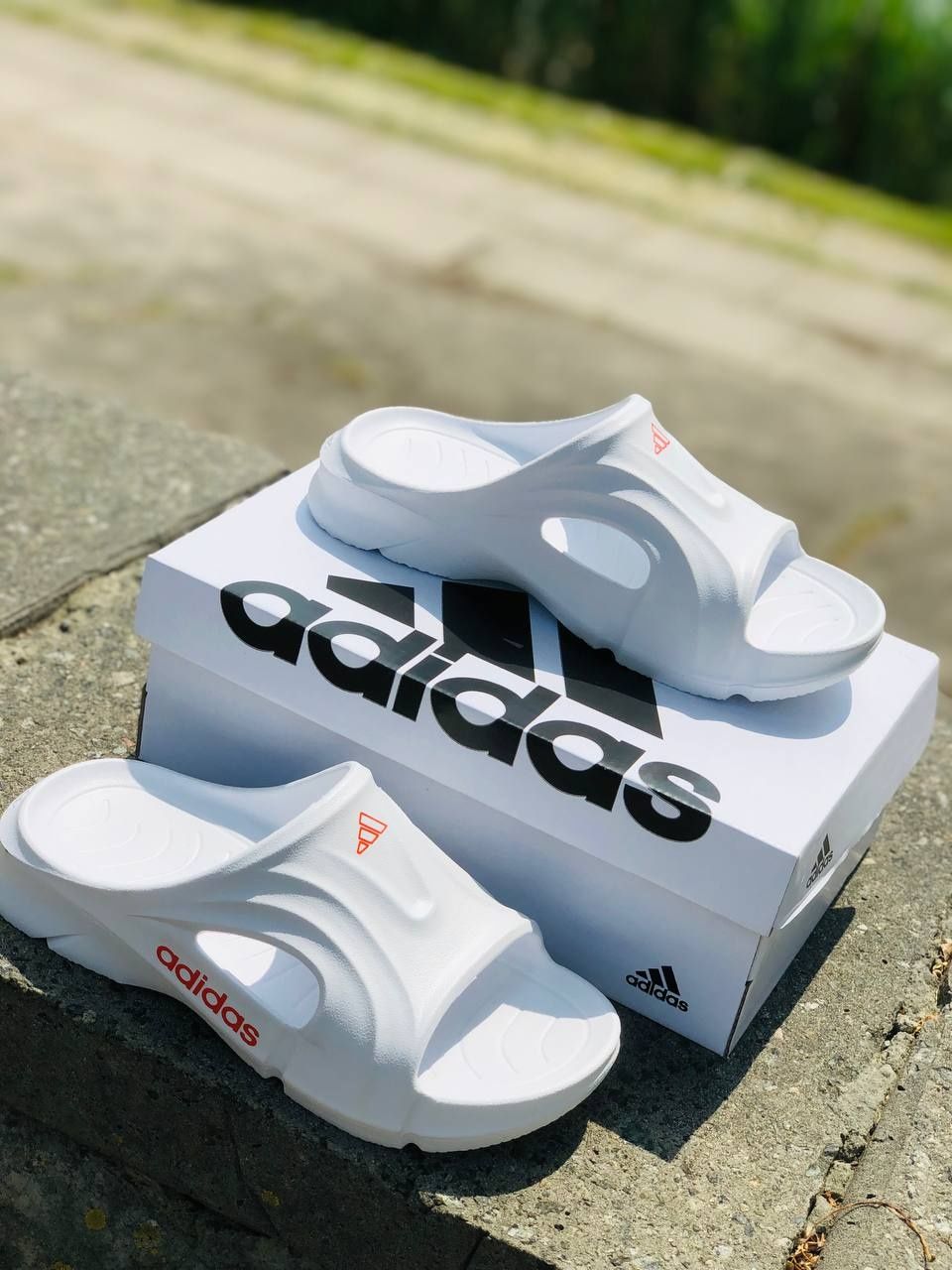 Мужские пляжные шлепанцы Адидас белые лёгкие тапки adidas