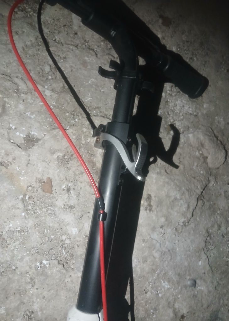 Vendo trotinete ň eléctrica toda dobrável