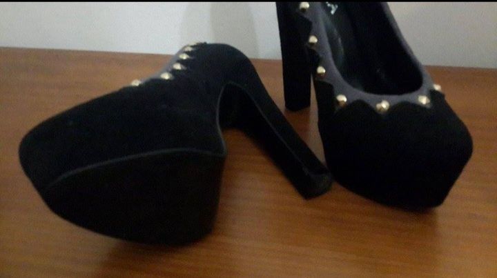 Sapatos camurça  35