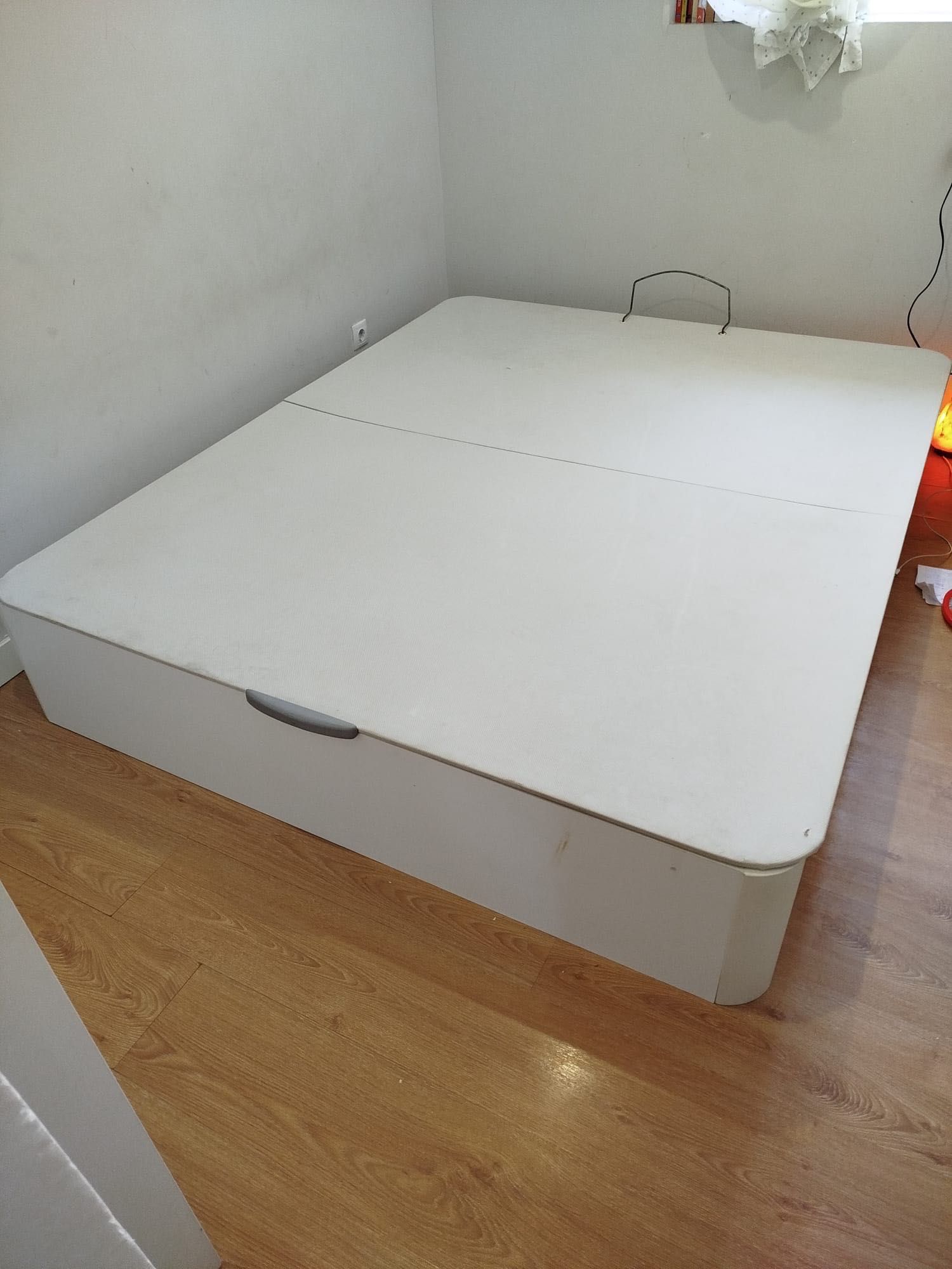 Cama box com bau e colchao base