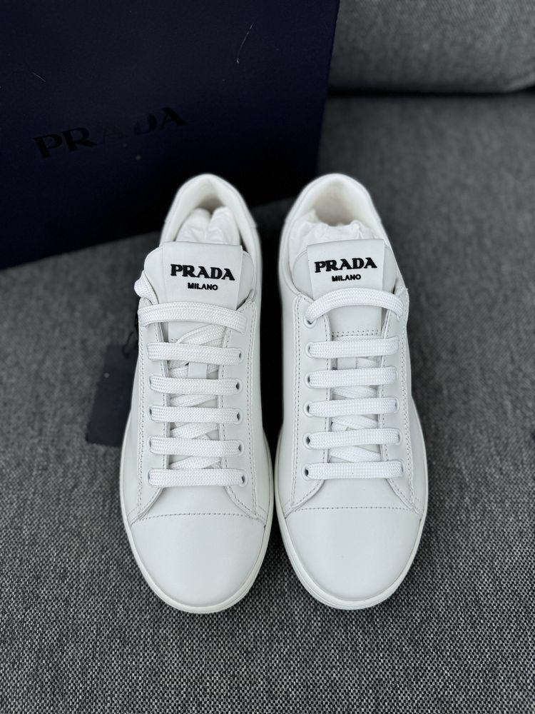 Sneakersy białe Prada