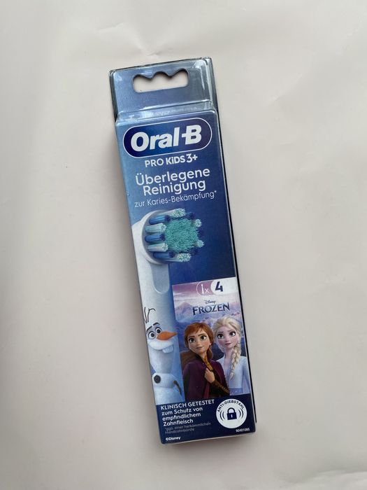 Насадки Oral-B Frozen Spider Man дитячі та дрослі