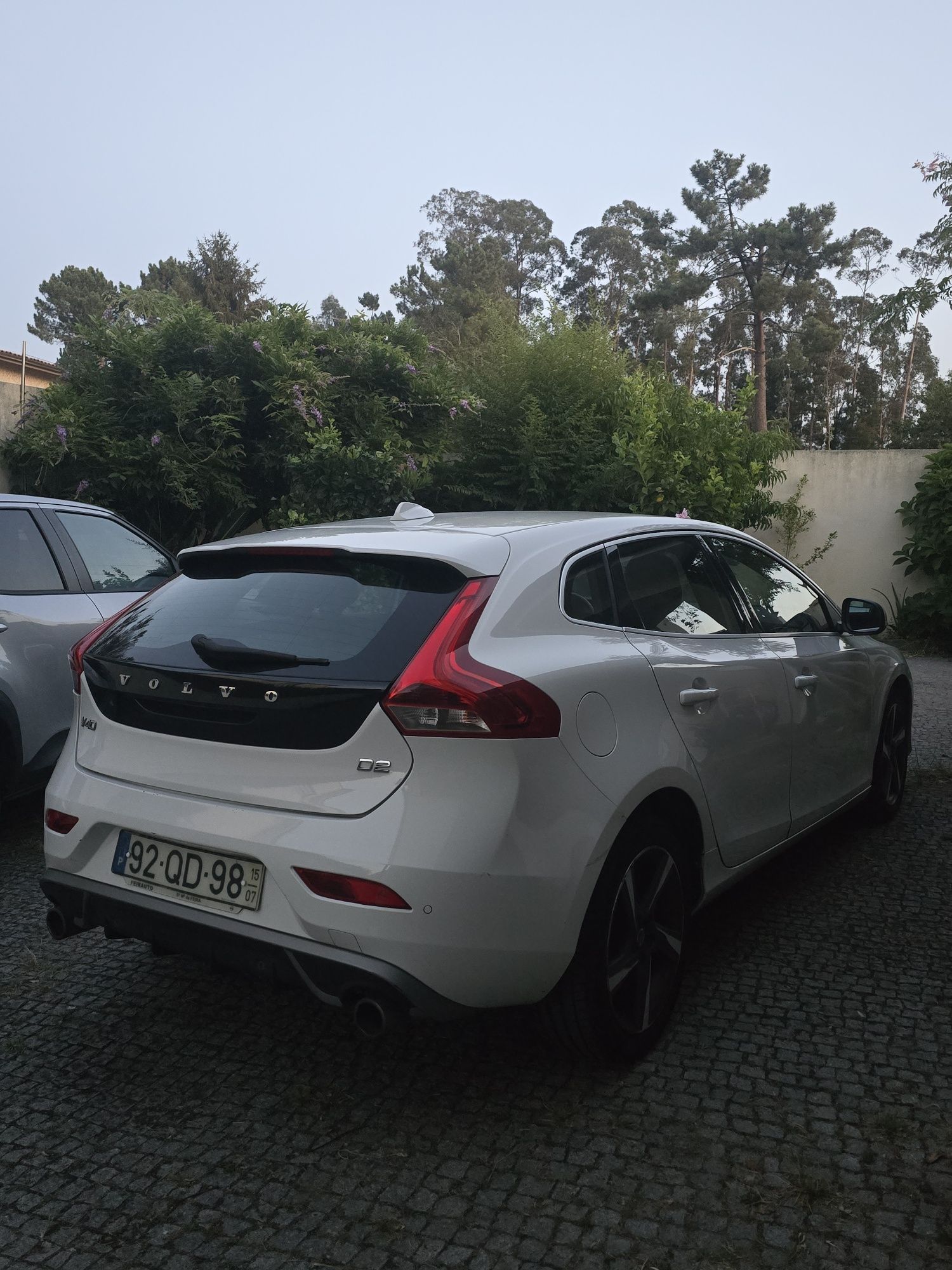 Volvo v40 Rdesign 2.0