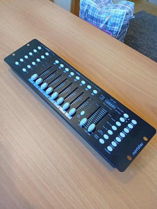 Controladora DMX semi nova 192 canais