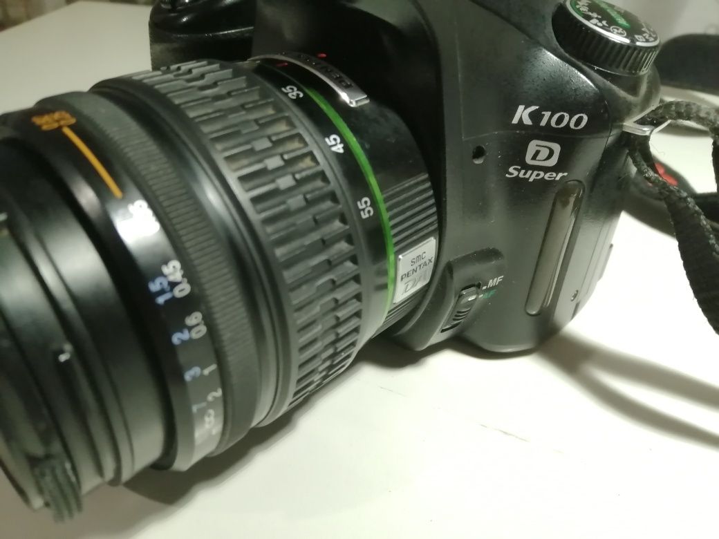 Дзеркальний фотоапарат Pentax K100D