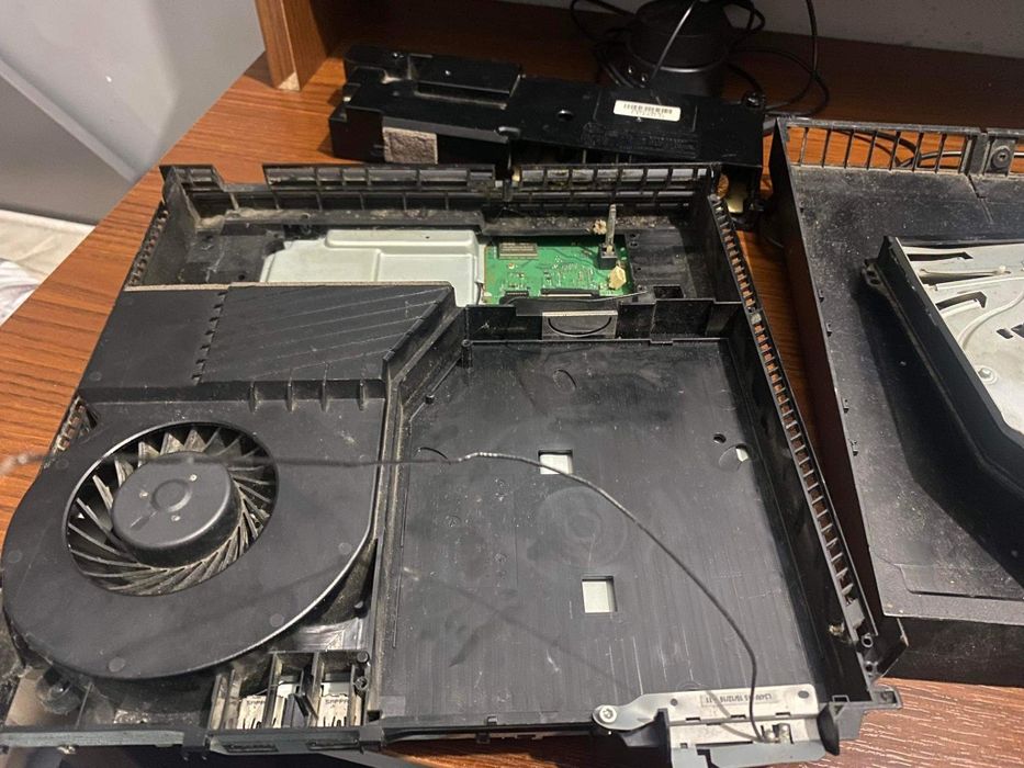 PS4 rozłożony elementy te co na zdjęciach